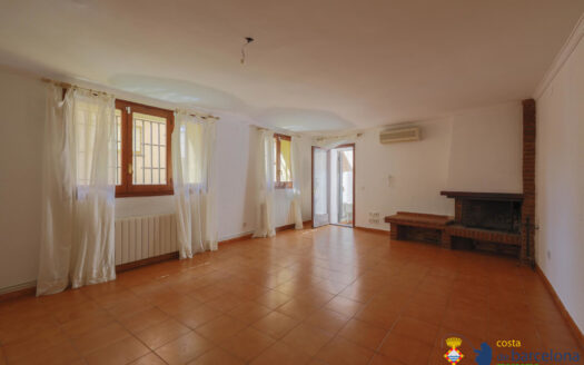 Дом на улице Francesc i Benet Artigas в Вилассар-де-Дальт