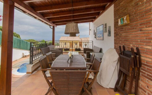 Шале в Премиа-де-Дальт